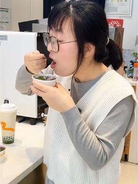 菲菲娱乐吃瓜,揭秘娱乐圈最新吃瓜事件，带你领略明星幕后故事