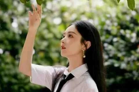 吃瓜娱乐圈小兰花,娱乐圈的甜蜜瓜果，揭秘明星背后的故事